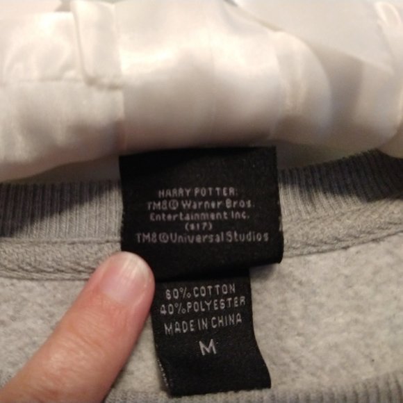 Harry Potter Gryffindor Sweatshirt - Picture 11 of 11